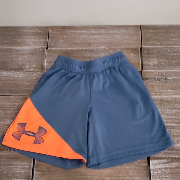 Under Armour Other - UNDER ARMOUR Draw String Shorts in Boys Size YXS